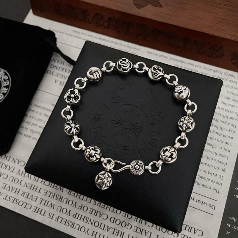 Ch**me He**ts necklaces